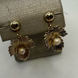 Vintage Gold Tone Floral Clip On Earrings Faux Pearl Dangle Leaf Flower